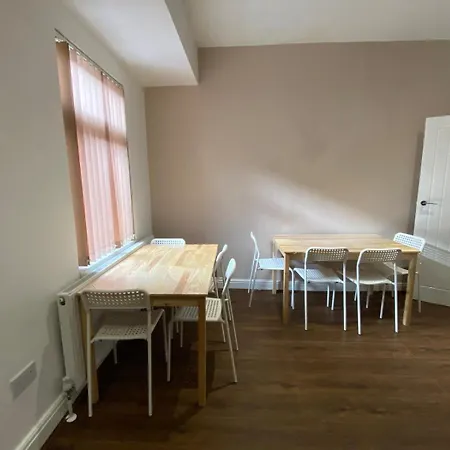 Seaforth Place Apartment *